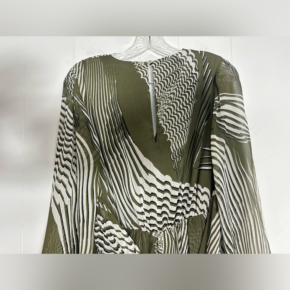 NWT Express Faux Wrap Romper Sz S Balloon Sleeves Ruffle Layered Tropical - Picture 6 of 12